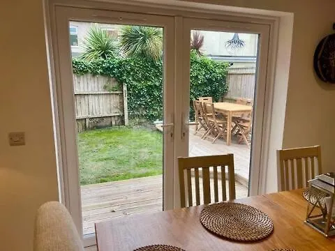 Home In Bournemouth 0*,